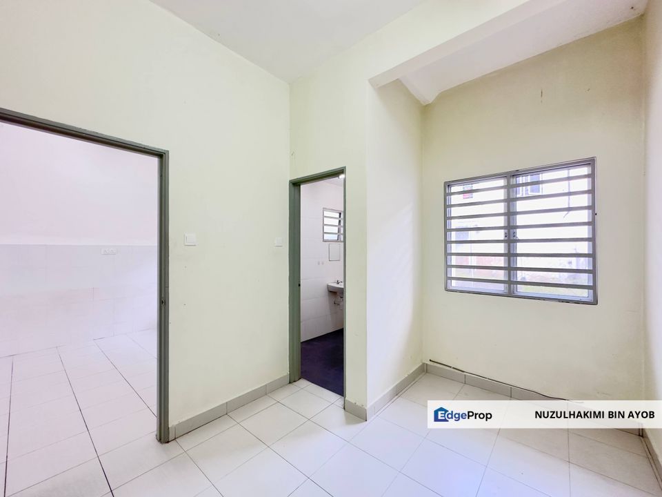 Aman Putri Seksyen U17 Shah Alam Double Storey, Selangor, Shah Alam
