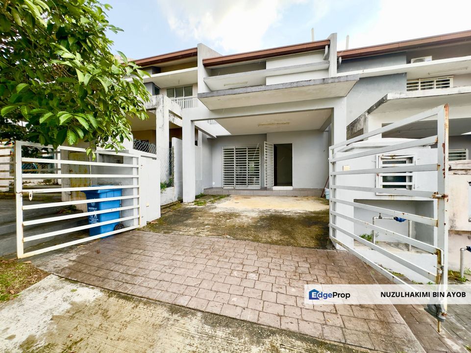 Aman Putri Seksyen U17 Shah Alam Double Storey, Selangor, Shah Alam