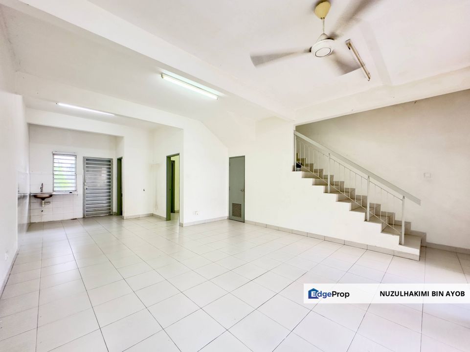 Aman Putri Seksyen U17 Shah Alam Double Storey, Selangor, Shah Alam