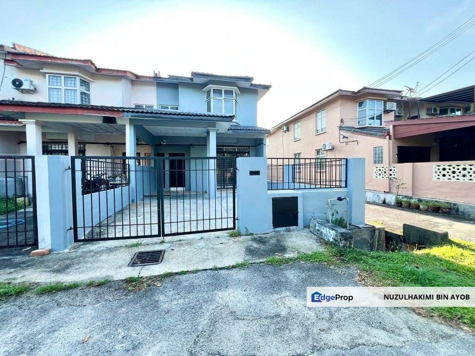 Taman Dahlia Salak Tinggi Sepang Endlot 2 storey, Selangor, Sepang