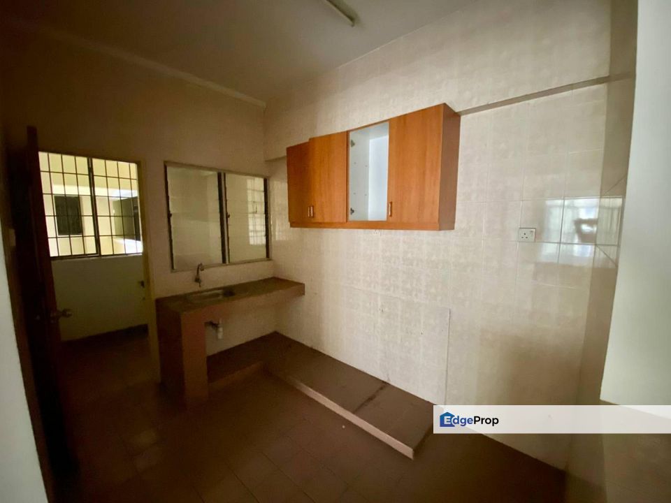 View Swimming Pool Desaria Villa Condominium, Kampung Pulau Meranti, Puchong, Selangor, Puchong South