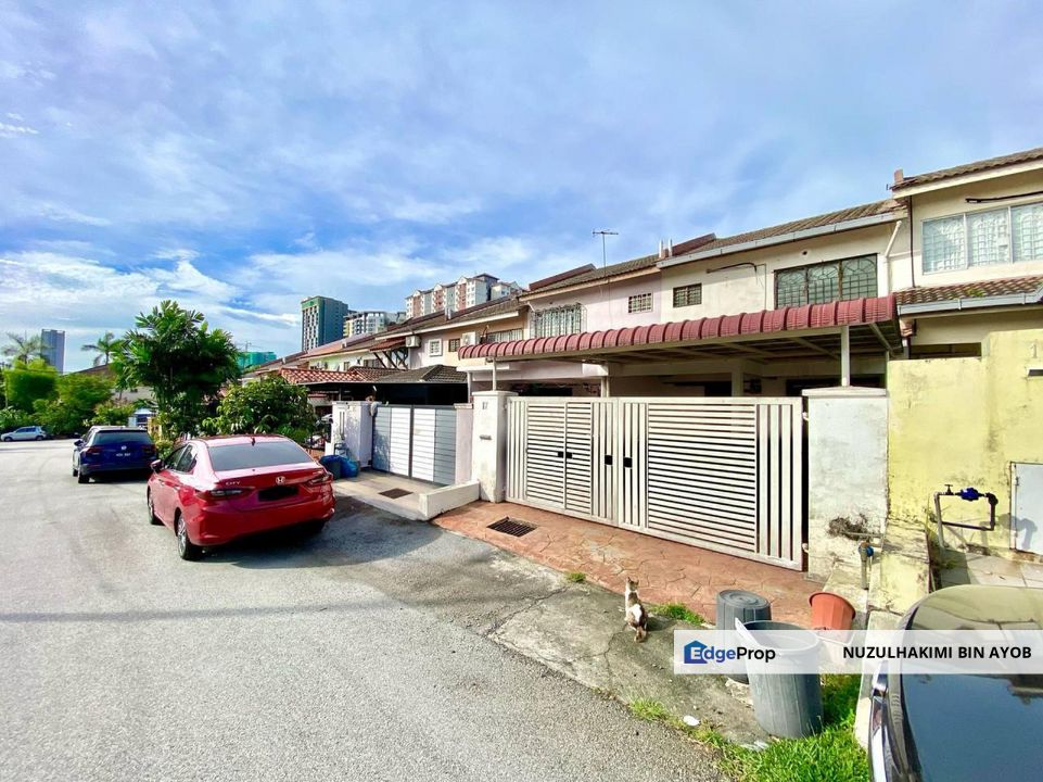 Renovated Double Storey Terrace House at Taman Pinggiran Putra, Seri Kembangan, Selangor, Seri Kembangan