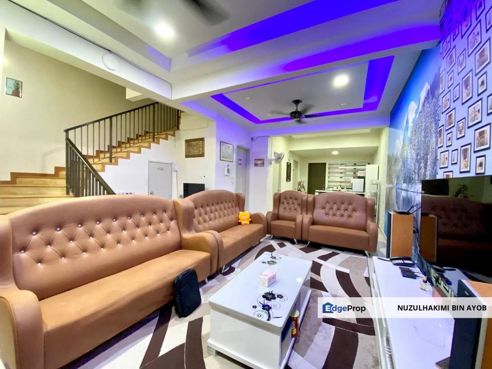 Renovated & Near Aeon Rawang 3 Storey Superlink Terrace House at Anggun 3, Rawang, Selangor, Bandar Country Homes