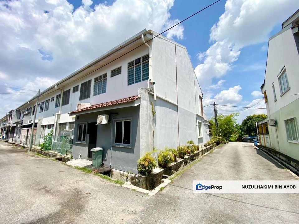 Rumah END LOT Double Storey Kitchen Extended at Taman Langat Utama, Banting, Selangor, Banting