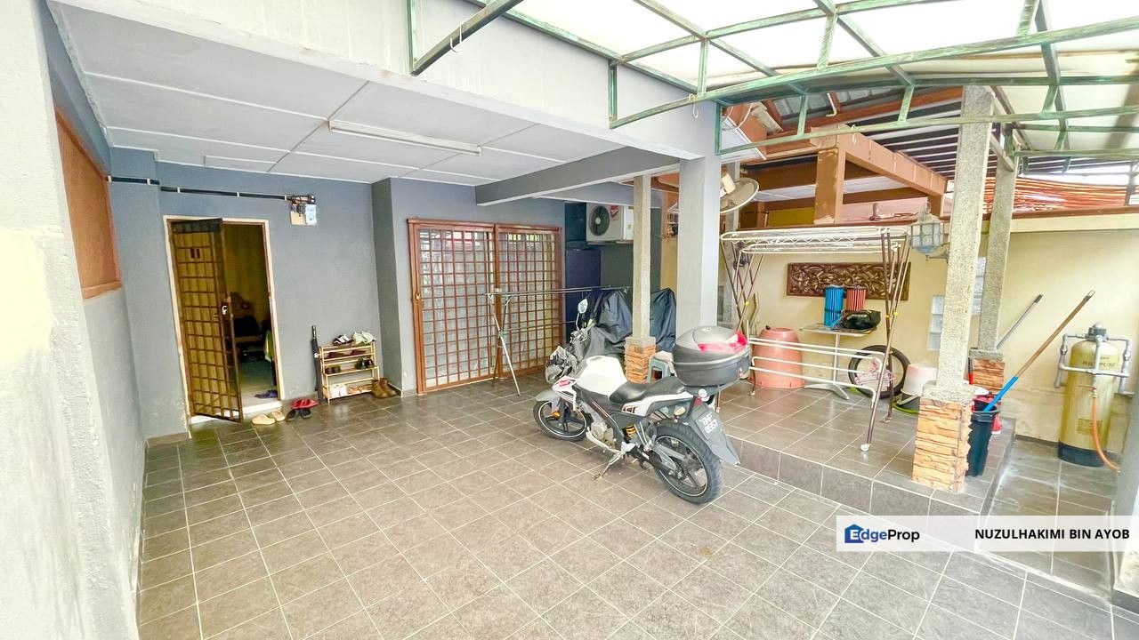 FREEHOLD Double Storey Terrace Taman Sinaran Cheras Balakong, Selangor, Balakong