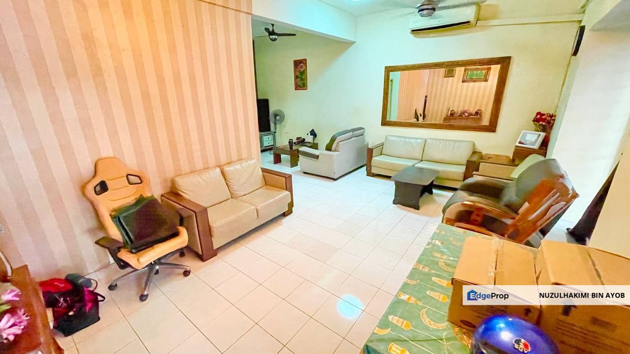 FREEHOLD Double Storey Terrace Taman Sinaran Cheras Balakong, Selangor, Balakong