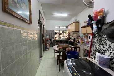 SINGLE STOREY INTERMEDIATE, JALAN TANJUNG PAHANG, TAMAN KEBUN DAHLIA , KLANG 