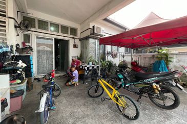 SINGLE STOREY INTERMEDIATE, JALAN TANJUNG PAHANG, TAMAN KEBUN DAHLIA , KLANG 