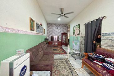 SINGLE STOREY INTERMEDIATE, JALAN TANJUNG PAHANG, TAMAN KEBUN DAHLIA , KLANG 