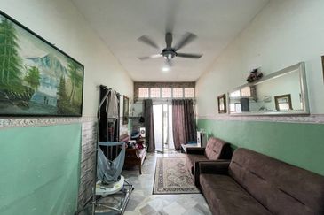 SINGLE STOREY INTERMEDIATE, JALAN TANJUNG PAHANG, TAMAN KEBUN DAHLIA , KLANG 