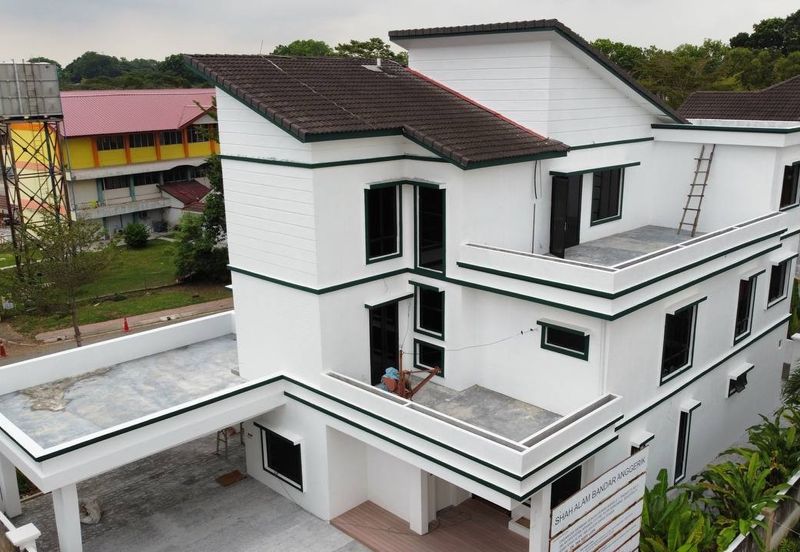 Newly Completed 3 Storey Bungalow with Fish Pond Jalan Anggerik Kota Kemuning Selangor