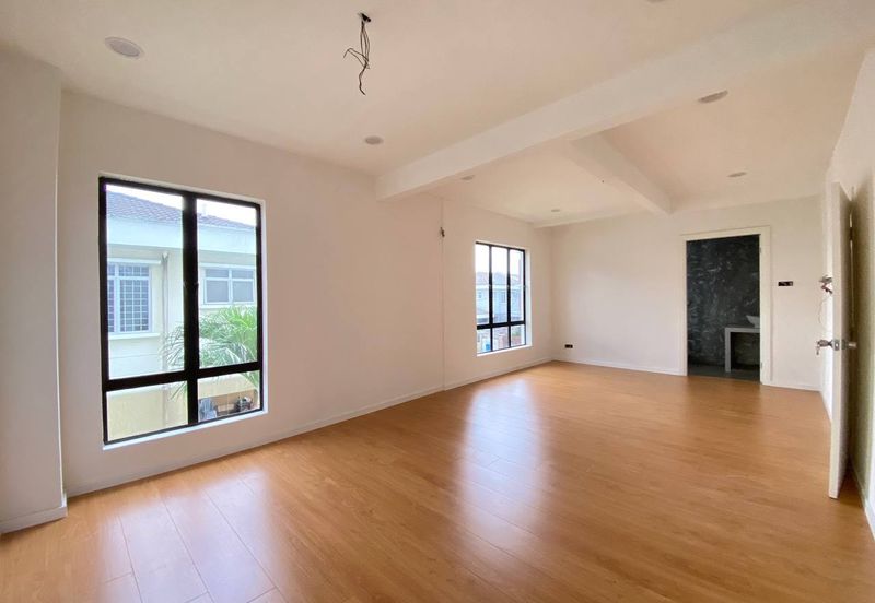 Newly Completed 3 Storey Bungalow with Fish Pond Jalan Anggerik Kota Kemuning Selangor