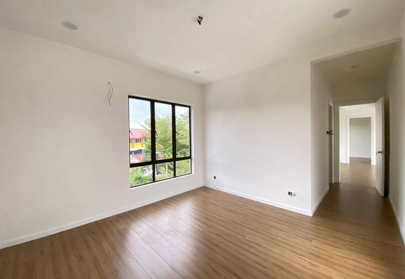 Newly Completed 3 Storey Bungalow with Fish Pond Jalan Anggerik Kota Kemuning Selangor