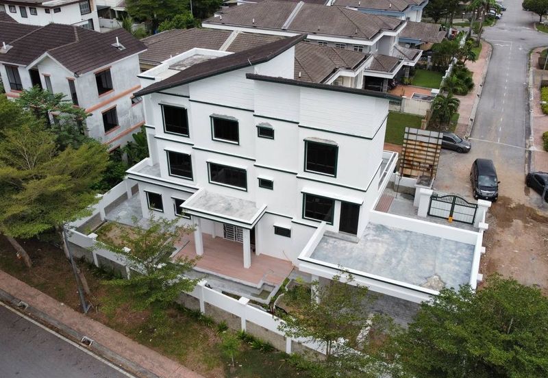 Newly Completed 3 Storey Bungalow with Fish Pond Jalan Anggerik Kota Kemuning Selangor