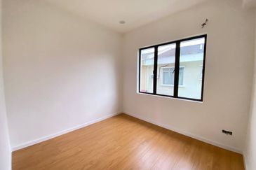 Newly Completed 3 Storey Bungalow with Fish Pond Jalan Anggerik Kota Kemuning Selangor