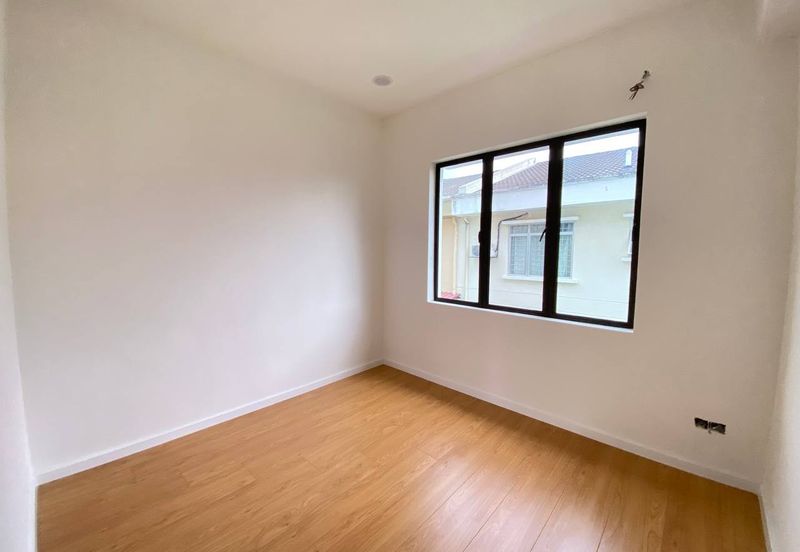 Newly Completed 3 Storey Bungalow with Fish Pond Jalan Anggerik Kota Kemuning Selangor