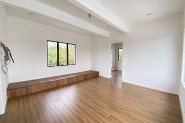 Newly Completed 3 Storey Bungalow with Fish Pond Jalan Anggerik Kota Kemuning Selangor