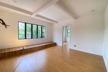 Newly Completed 3 Storey Bungalow with Fish Pond Jalan Anggerik Kota Kemuning Selangor