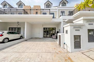 Monet Springtime @ Sunsuria City