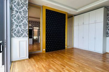 Symphony Hills Schubert