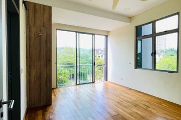 Symphony Hills Schubert