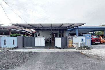 1 Storey Semi-D Taman Mawar ,Kg Sg Lang Bandar Banting