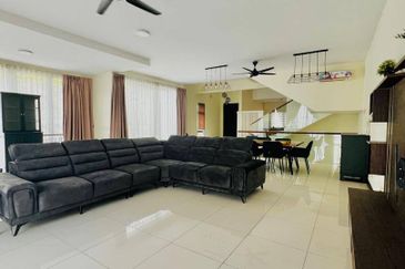 Symphony Hills Schumann