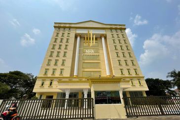 Taipan Business Centre, USJ 10