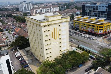 Taipan Business Centre, USJ 10