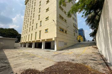 Taipan Business Centre, USJ 10