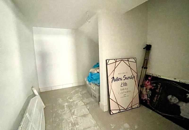 3 Storey Superlink Terrace at Denai Alam, Shah Alam