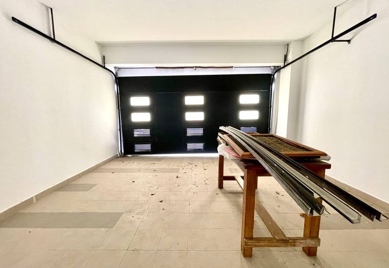 3 Storey Superlink Terrace at Denai Alam, Shah Alam