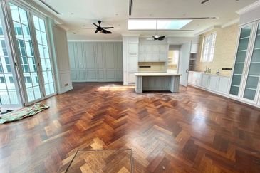 LUXORIOUS 3 STOREY BUNGALOW HOUSE, PUTRA HILL, BANGI