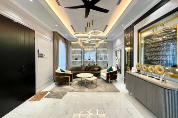 LUXORIOUS 3 STOREY BUNGALOW HOUSE, PUTRA HILL, BANGI