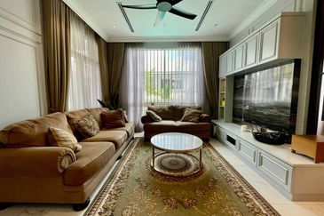 LUXORIOUS 3 STOREY BUNGALOW HOUSE, PUTRA HILL, BANGI