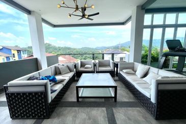 LUXORIOUS 3 STOREY BUNGALOW HOUSE, PUTRA HILL, BANGI