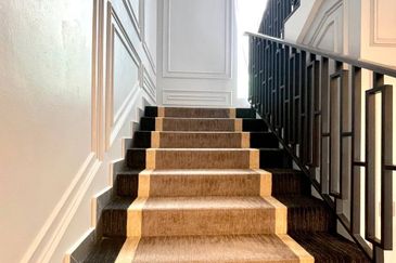 LUXORIOUS 3 STOREY BUNGALOW HOUSE, PUTRA HILL, BANGI