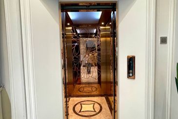 LUXORIOUS 3 STOREY BUNGALOW HOUSE, PUTRA HILL, BANGI