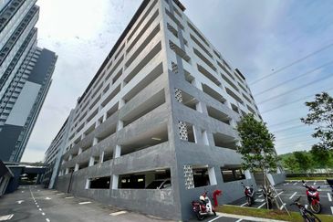 New unit 2 Bedroom never occupied at Tangerines Suites , Sunsuria City