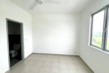 New unit 2 Bedroom never occupied at Tangerines Suites , Sunsuria City