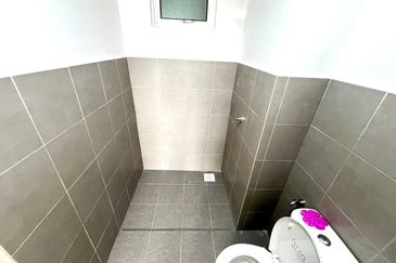 New unit 2 Bedroom never occupied at Tangerines Suites , Sunsuria City