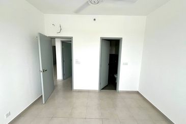 New unit 2 Bedroom never occupied at Tangerines Suites , Sunsuria City