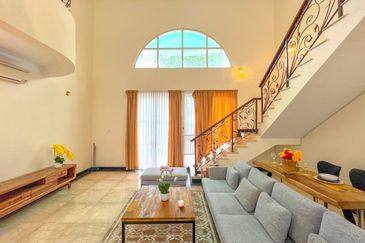 Kiara Peak (Puncak Kiara)