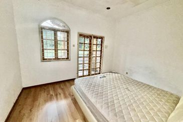 Jalan Suasana, Bandar Tun Hussein Onn