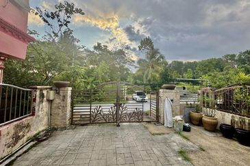 Jalan Suasana, Bandar Tun Hussein Onn