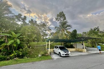 Jalan Suasana, Bandar Tun Hussein Onn