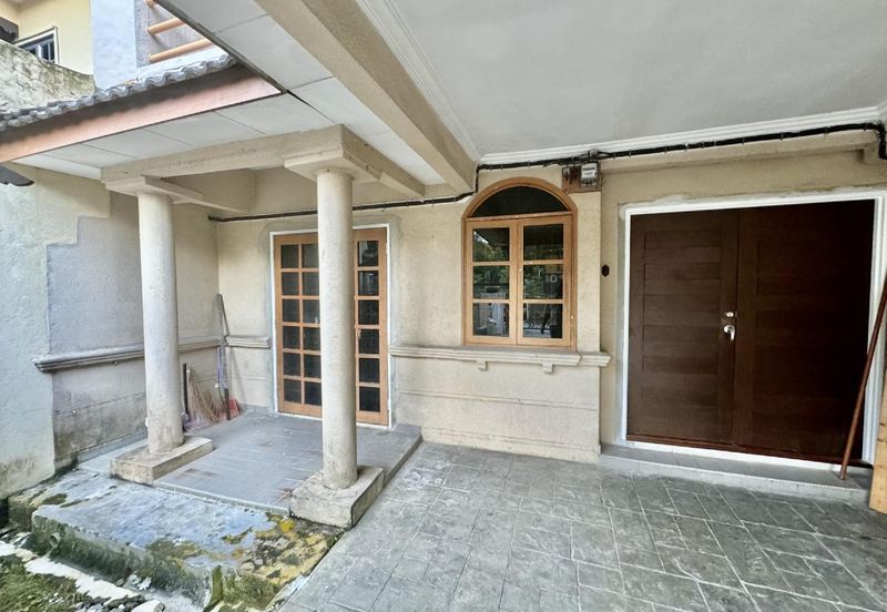 Jalan Suasana, Bandar Tun Hussein Onn