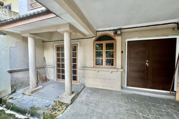 Jalan Suasana, Bandar Tun Hussein Onn