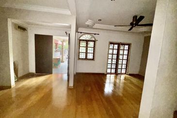 Jalan Suasana, Bandar Tun Hussein Onn