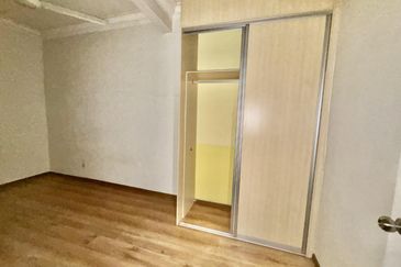 Jalan Suasana, Bandar Tun Hussein Onn